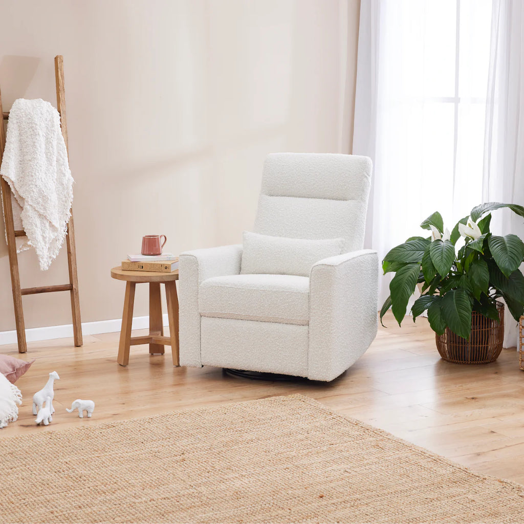 iL Tutto - Paige Recliner Glider Nursery Chair in Vanilla Boucle - Lifestyle - The Baby Service