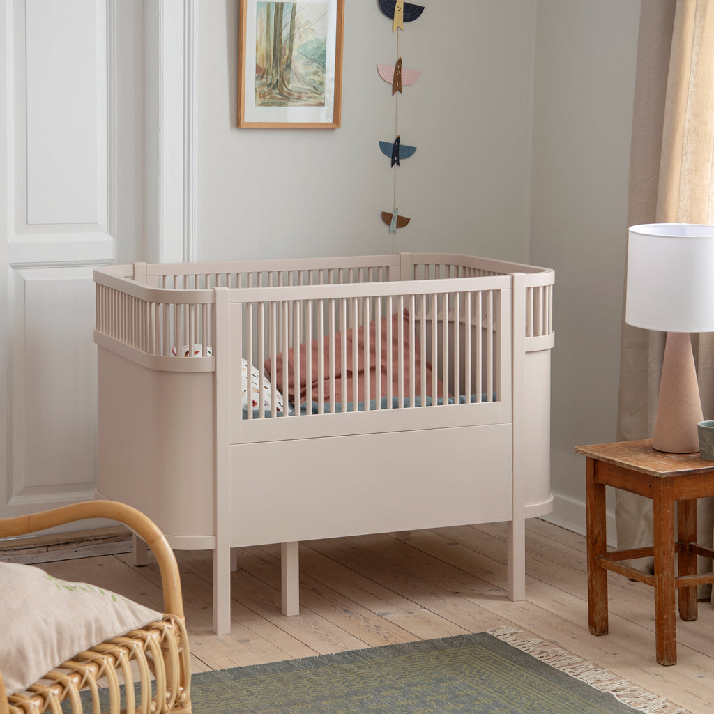 Sebra Cot Bed Baby & Junior - Birchbark rose - Room