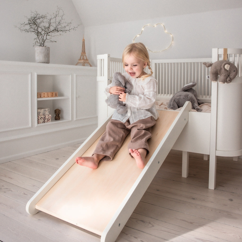 Sebra Cot Bed Baby & Junior - Classic White - With Slide