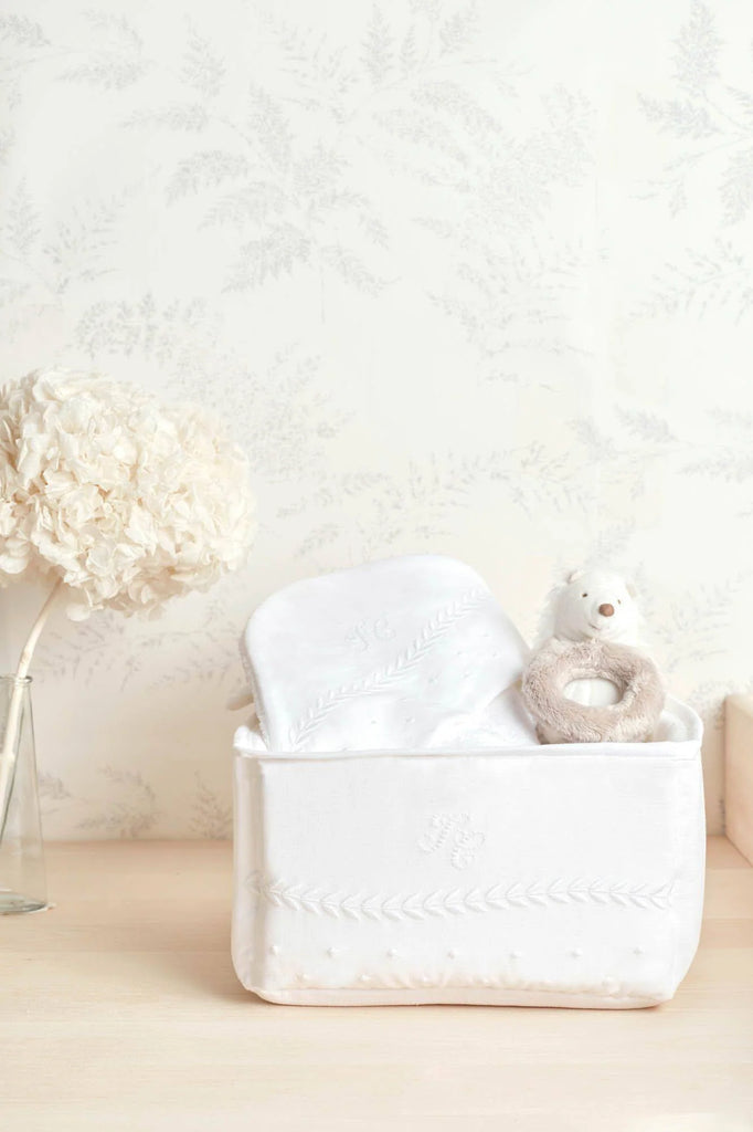 Tartine et Chocolat gift set – Linge d’Antan basket, bath cape, and hedgehog rattle