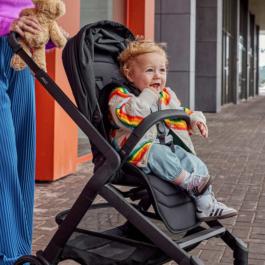 Joolz Hub2 Space Black - Pushchair - The Baby Service - Lifestyle