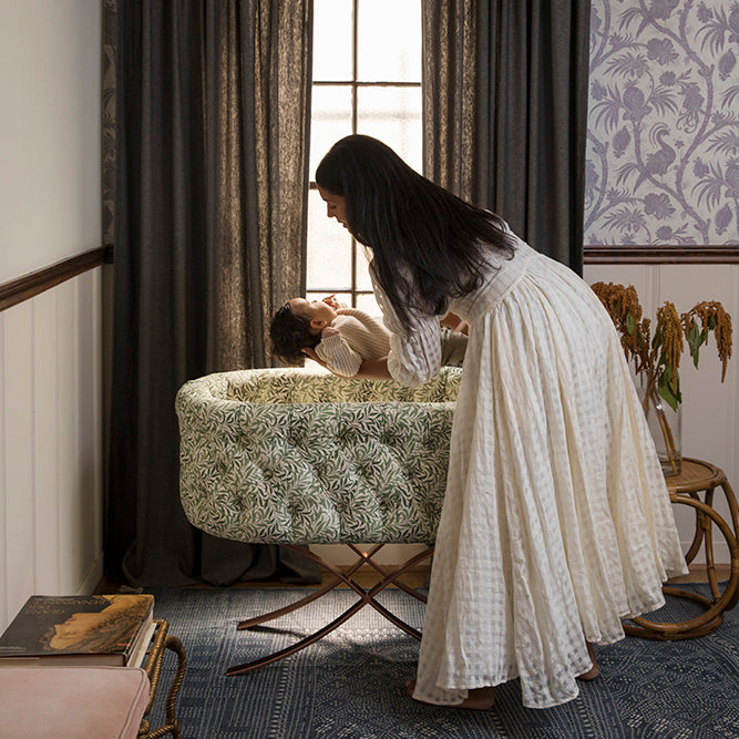 Aristot Tufted Bassinet - William Morris Willow Boughs - Lifestyle - The Baby Service