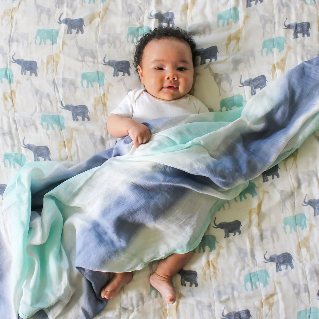 Aden + Anais - Expedition Elephants & Giraffes Silky Soft Blanket - Lifestyle - The Baby Service