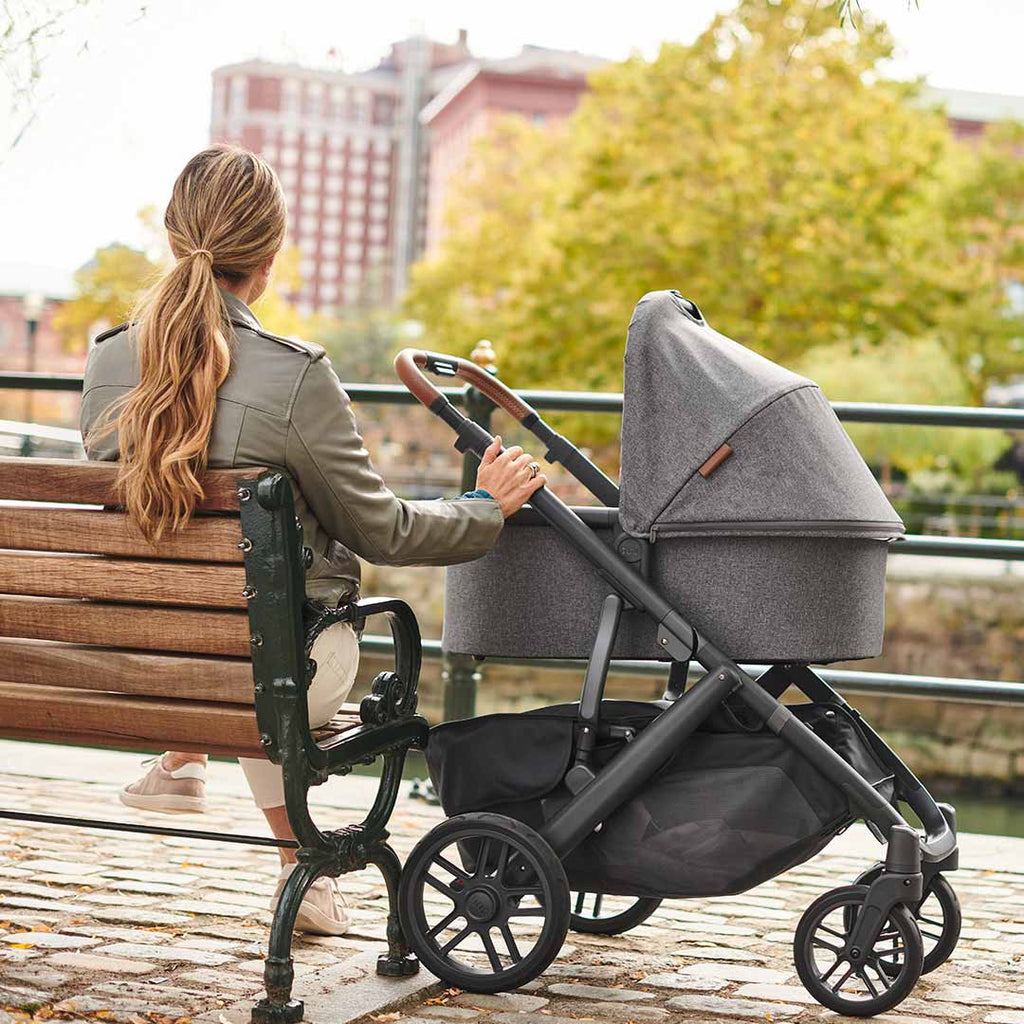 UPPAbaby Vista V2 Pushchair + Carrycot - Greyson - Stroller - The Baby Service - Lifetsyle